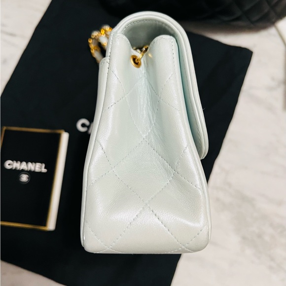 🔴 SOLD 🔴 Vintage Chanel Mini Border Flap Bag - Picture 10 of 17